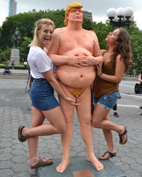 girls-laughing-at-trump-statue_grande